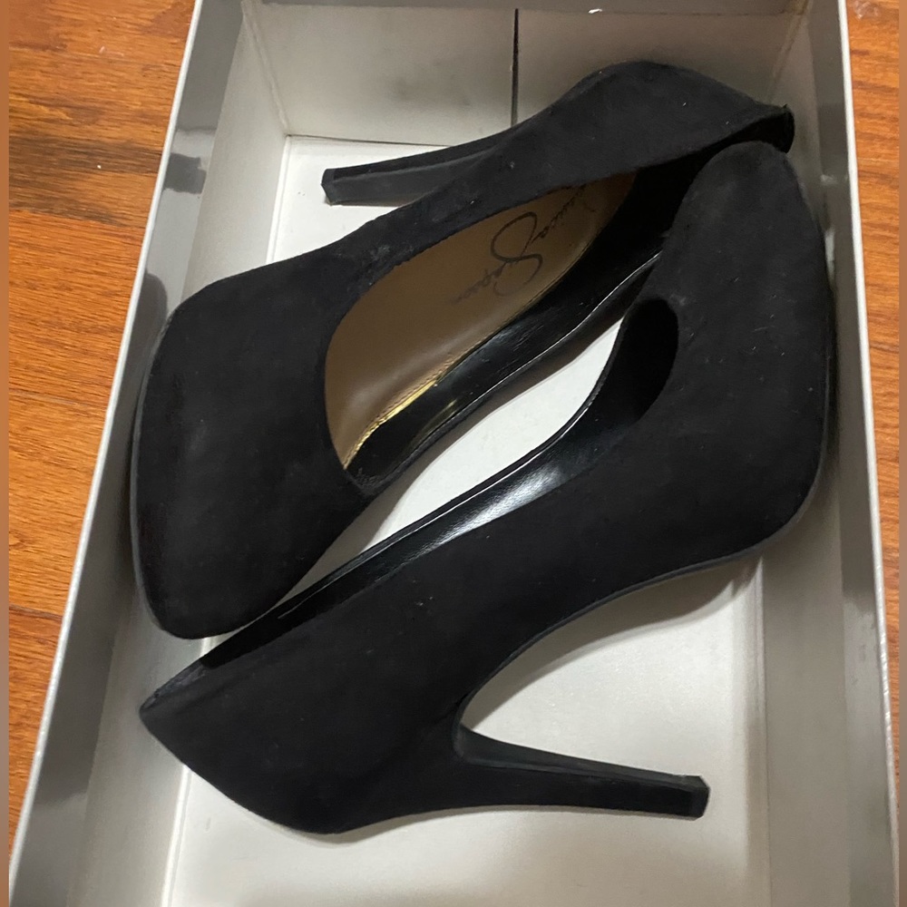Jessica Simpson size 8.